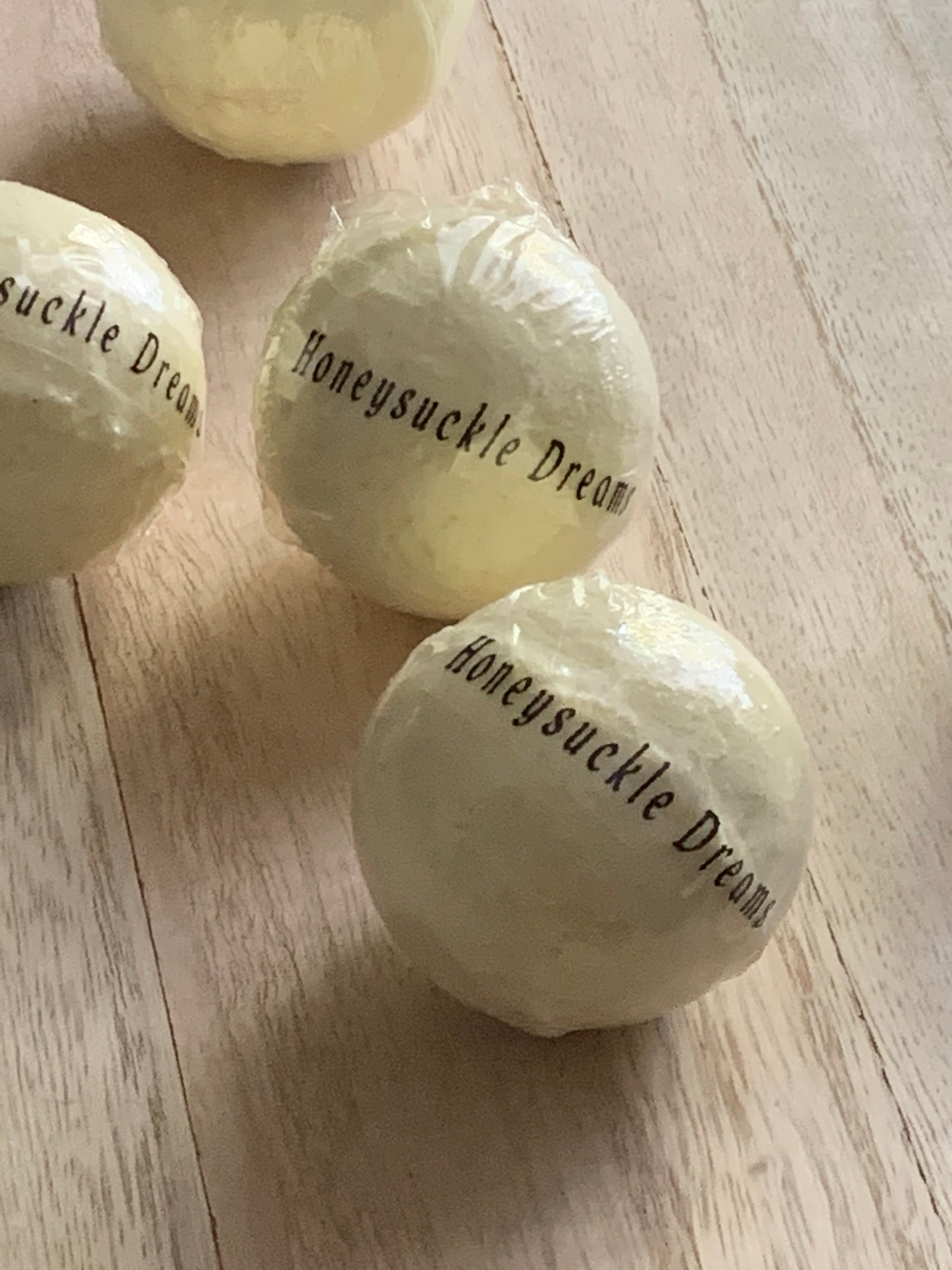 Honeysuckle Dreams Bath Bomb