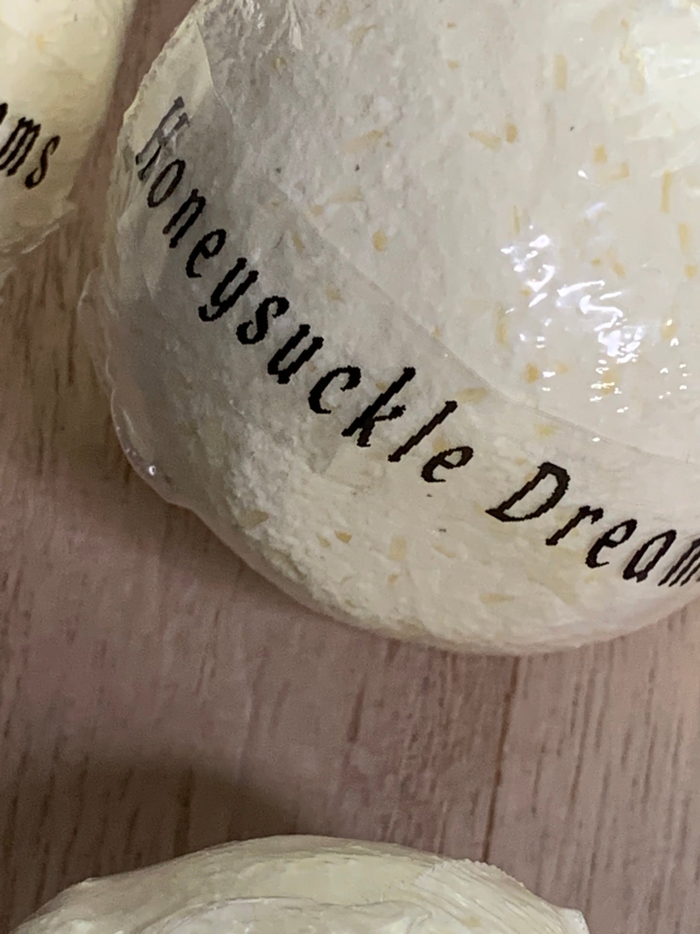Honeysuckle Dreams Bath Bomb